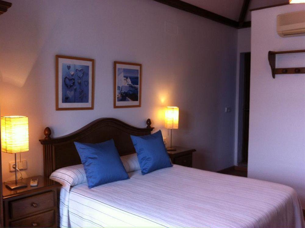 Complejo Penafiel Apartment Zarza La Mayor Bagian luar foto