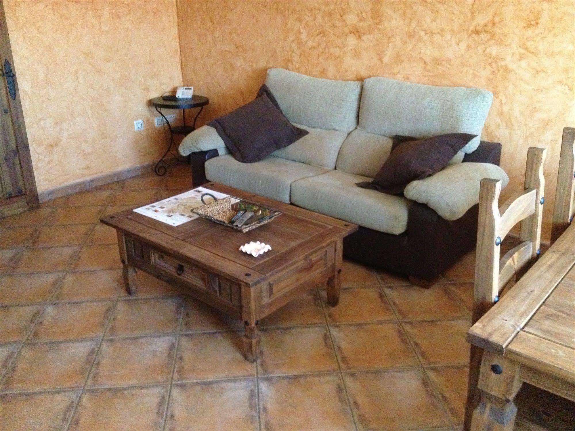 Complejo Penafiel Apartment Zarza La Mayor Bagian luar foto